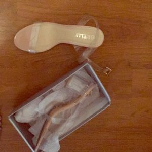 Neutral ladies sandals